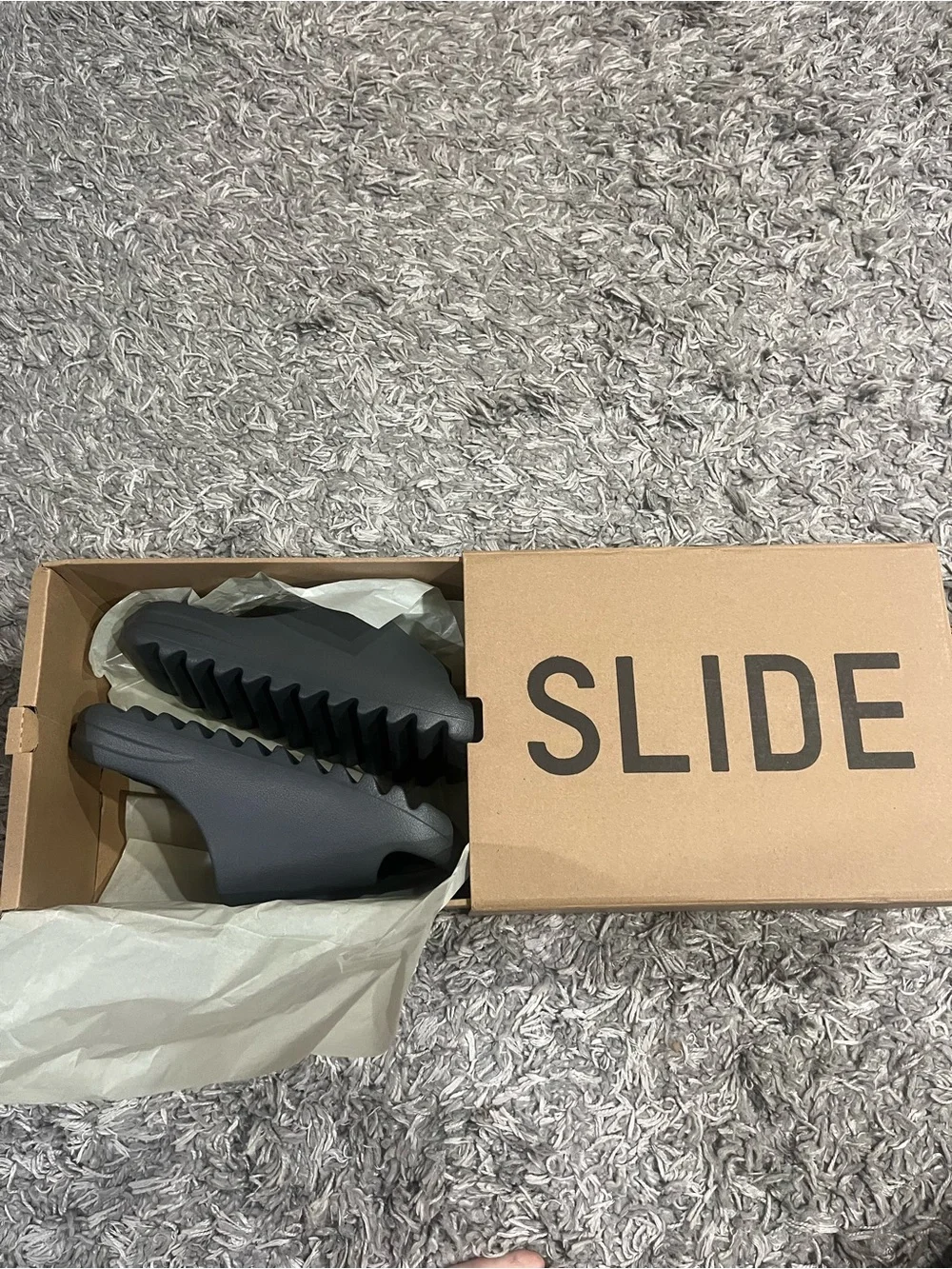 Yeezy slide size 10 granite - Picture 8 of 10